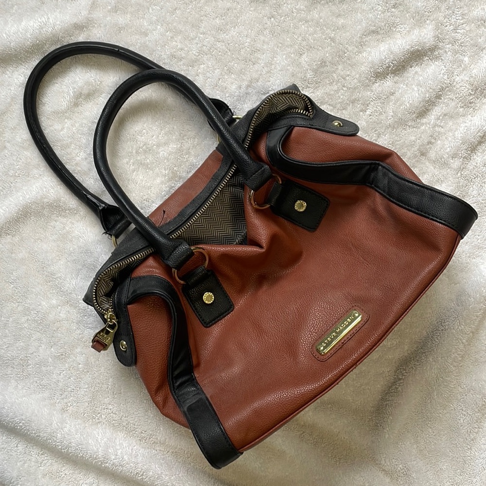 Steve Madden handbag/cross body bag.